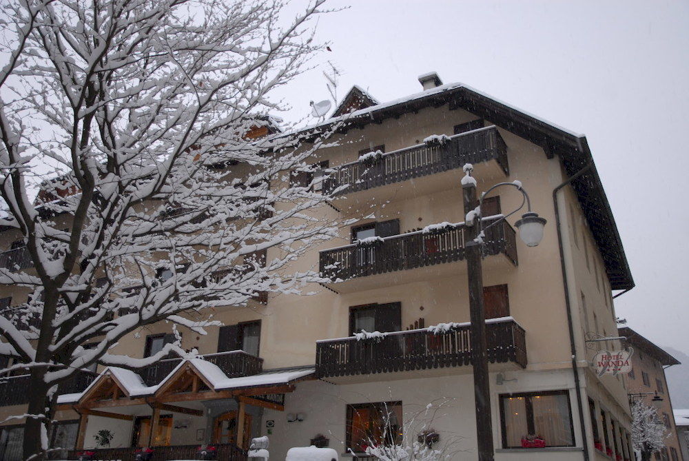 Hotel Wanda Pinzolo Esterno foto